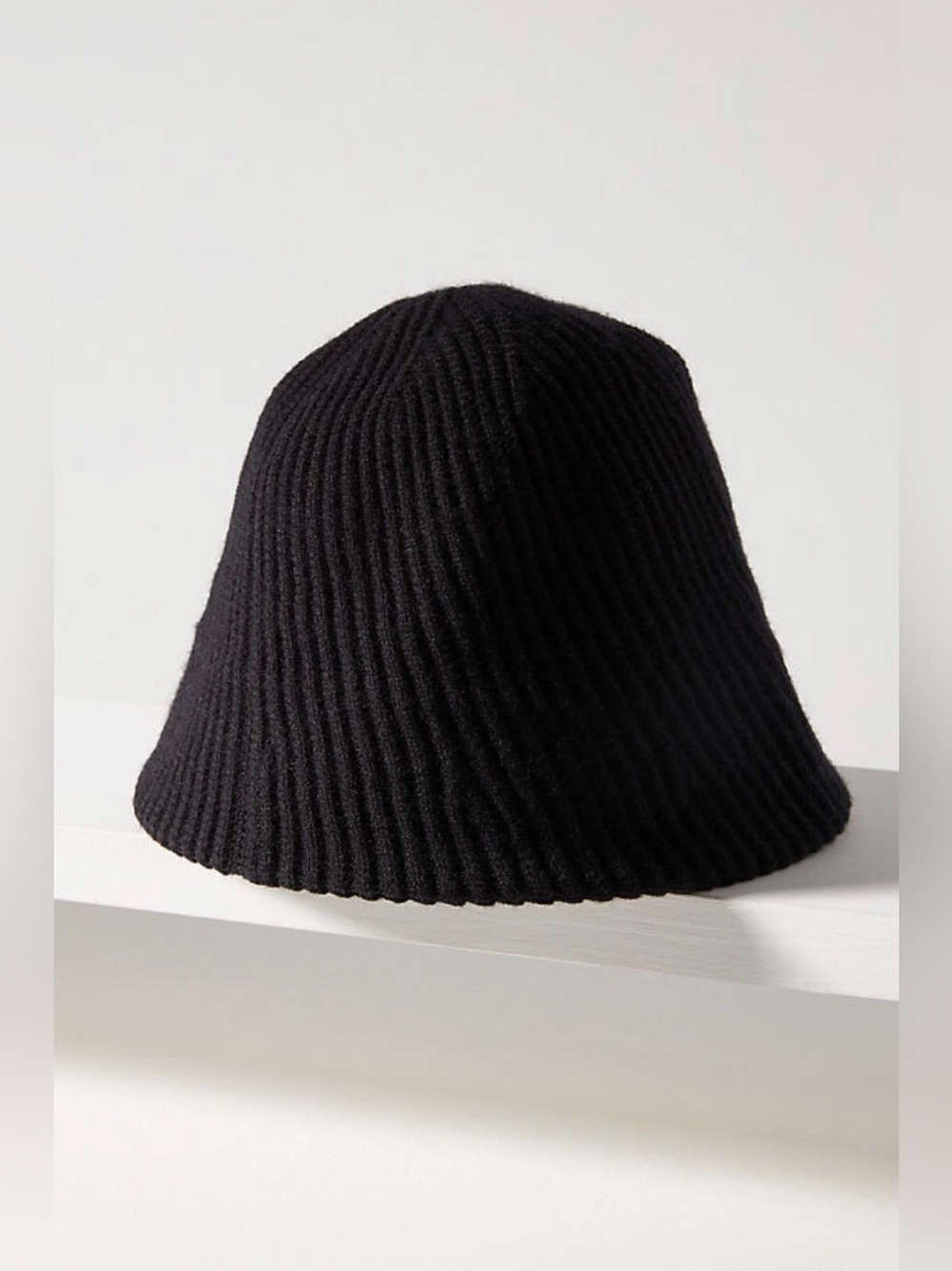 Anthropologie Wavy Cloche Hat in Black - Picture 2 of 4